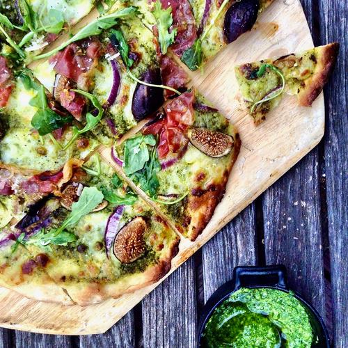 LEMON MINT PESTO PIZZA